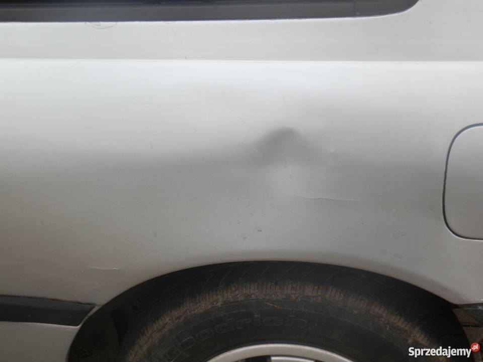 Nissan Sunny N14 14 LX światła przeciwmgłowe