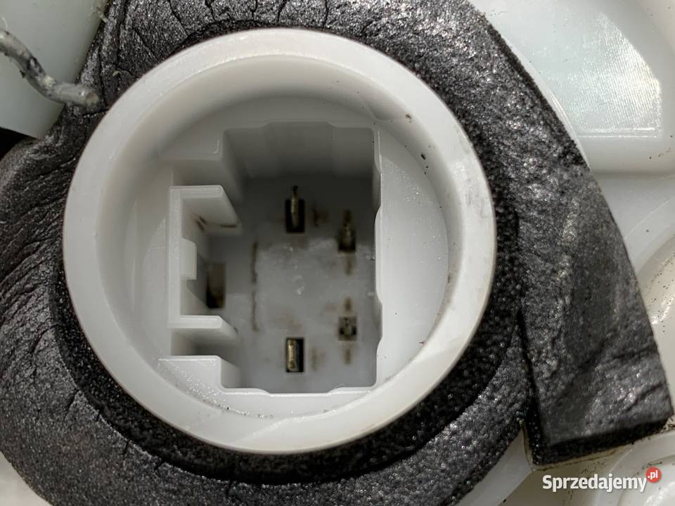 ZAMEK DRZWI PRAWY TYŁ HONDA HRV Crossover