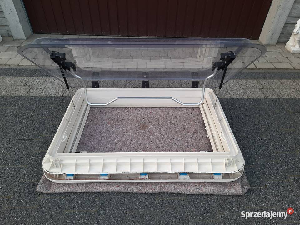 Okno dachowe przyczepa kempingowa kamper Skokowa