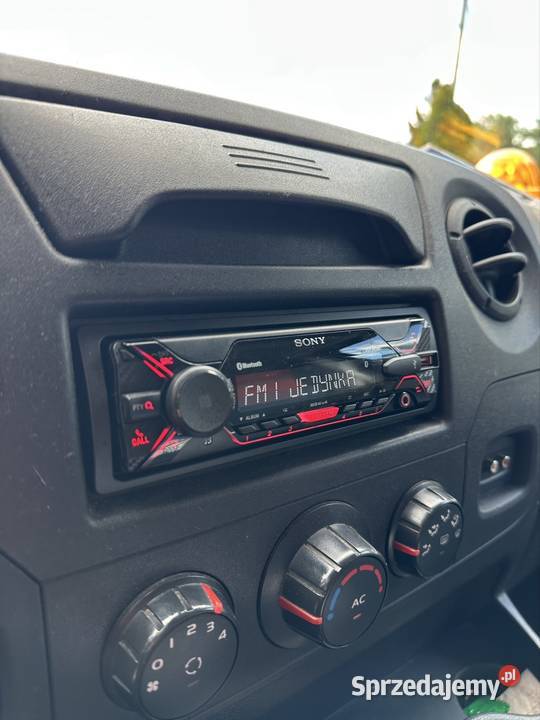 Renault master L3H2 z podestem wyładowawczym Kraków