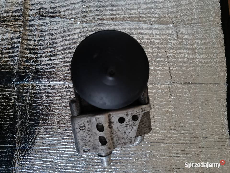 Podstawa filtra oleju z chłodniczką BMW e81 e87 osobowe Jawor sprzedam