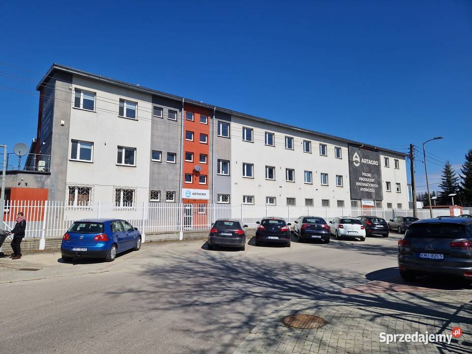 Hale magazynowoprodukcyjne z częścią biurową Miechów