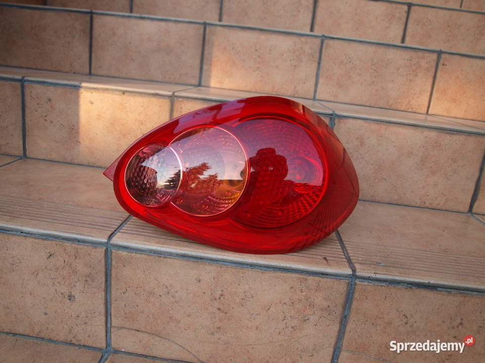 Toyota Aygo lampa prawa tył 2005 2009r europa lampy tylne Części samochodowe wielkopolskie Kalisz