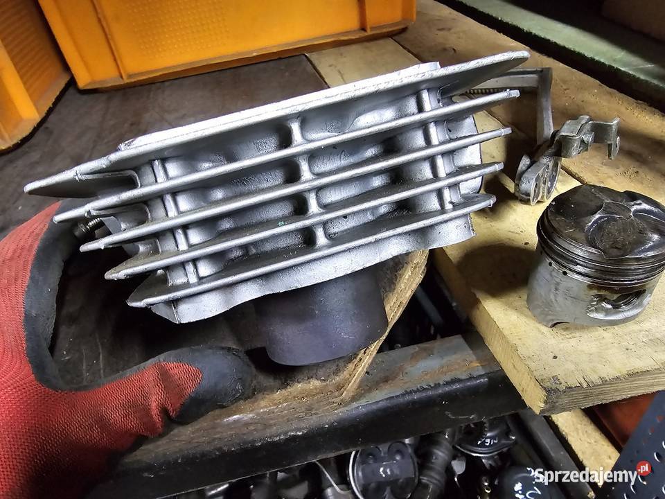 Hyosung GV 125 aquila cylinder tłok GV125 przód Jelenia Góra