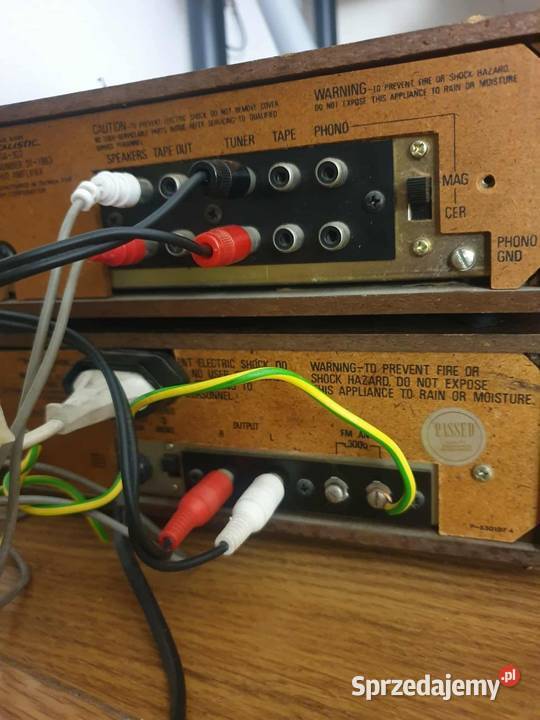 Realistic mini wieża z kolumnami vintage Leżajsk