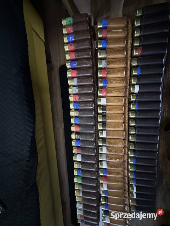 Naboje łuski dubeltówka shotgun w pasach Płock