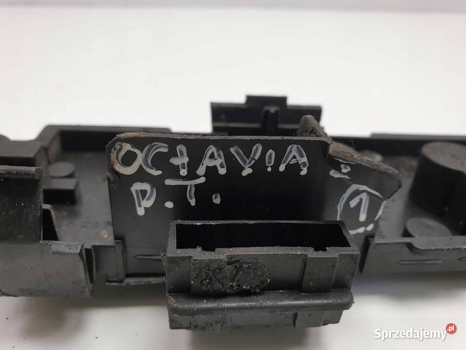 Octavia I HB WKŁAD TYLNEJ LAMPY prawy tył Janów sprzedam