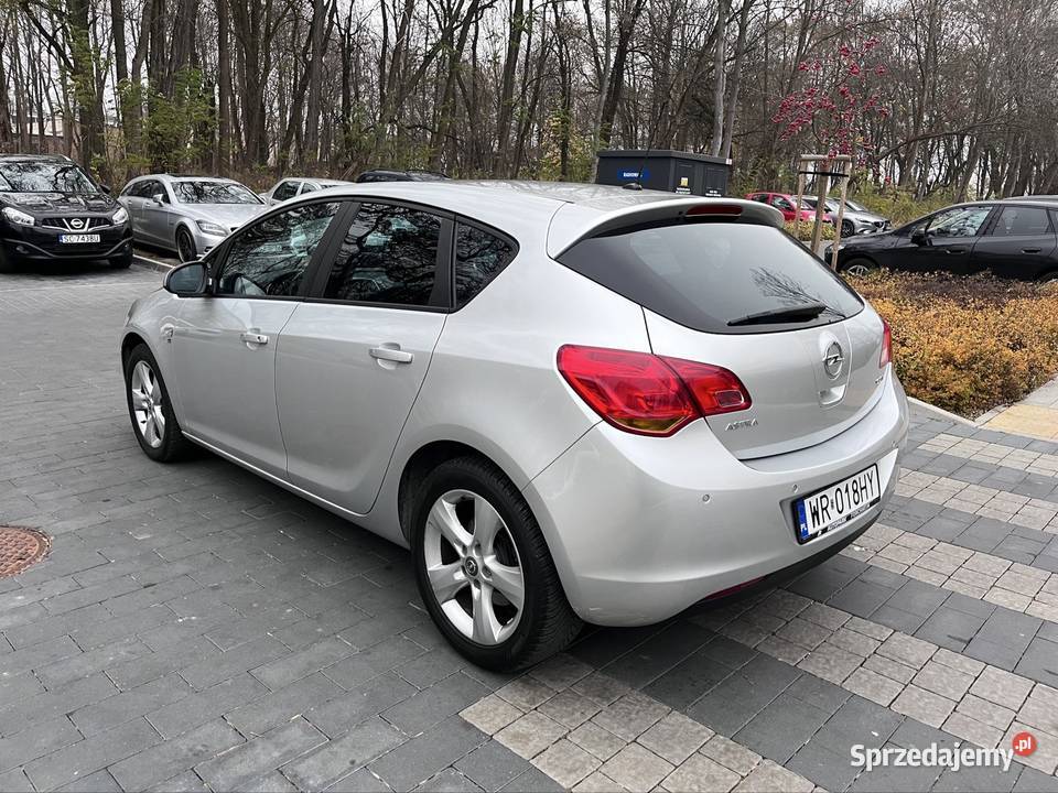 Opel Astra J 17 CDTI 2012 Radom sprzedam
