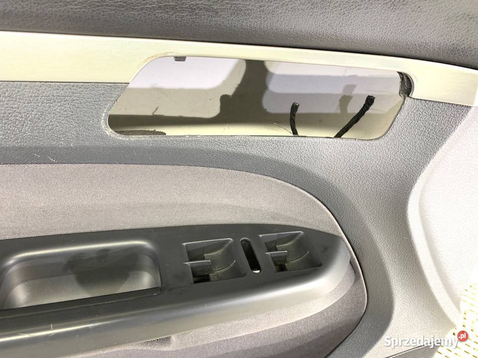 BOCZEK DRZWI LEWY PRZÓD VW TOURAN Minivan 0310