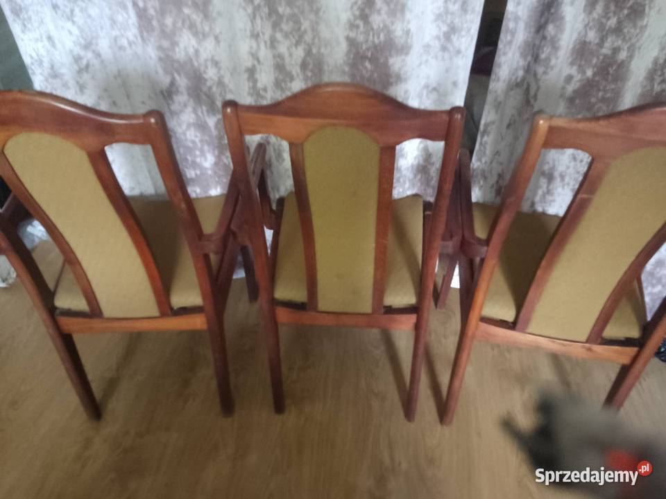 Drewniane krzesła z podłokietnikami Wieliczka