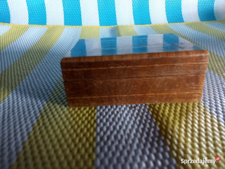 Szkatułkę sprzedam Borówno