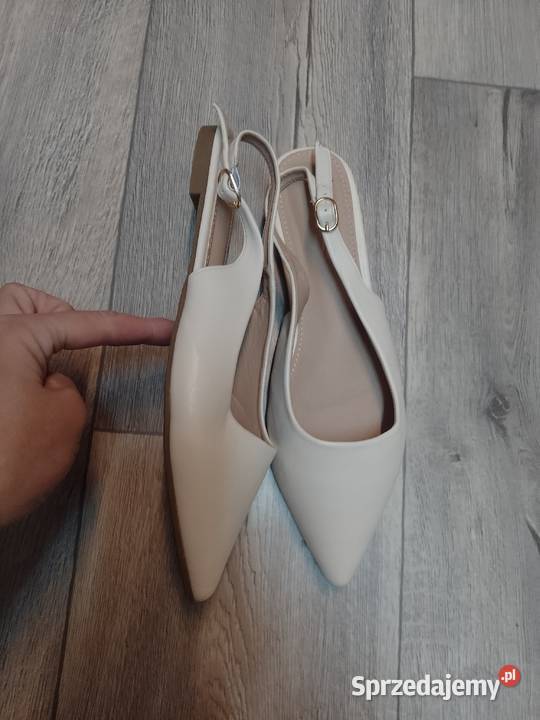 4041 Kremowe baleriny wieczorowe z odkrytą piętą małopolskie sprzedam