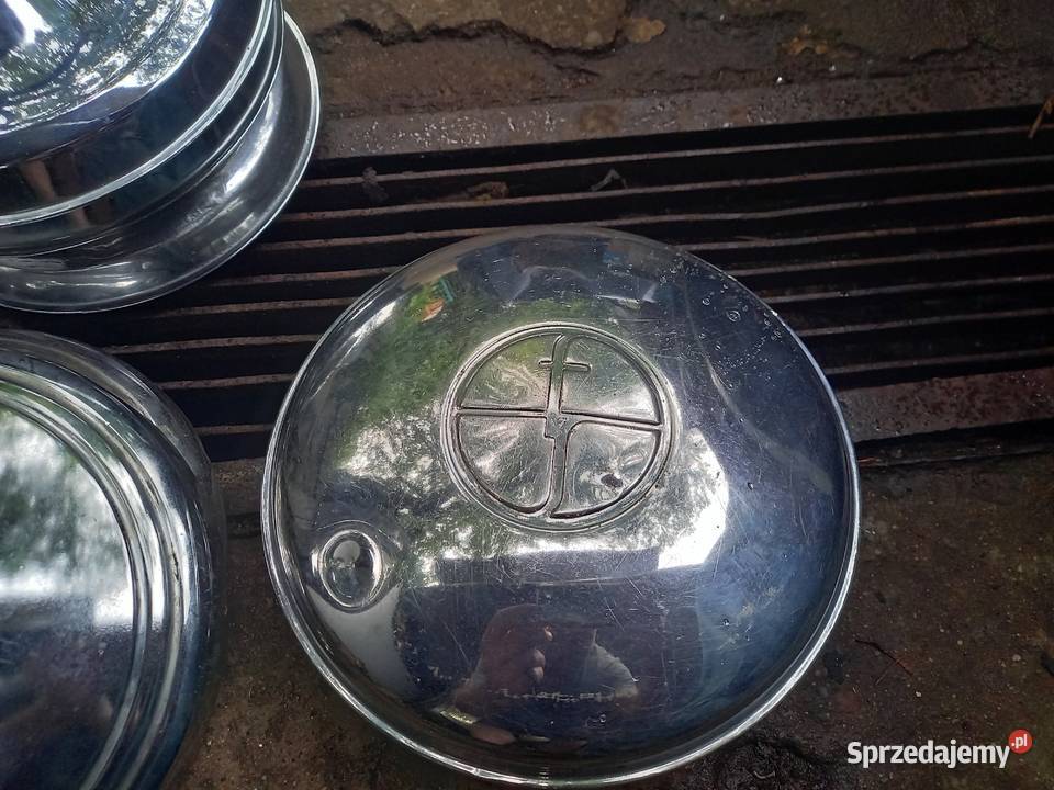 Kołpaki Warszawa m 20 syrena Żuk tarpan mercedes Toruń
