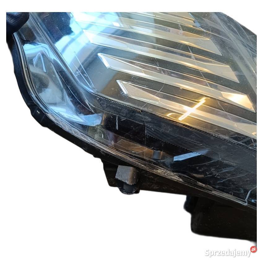 Reflektor prawy przedni Renault Trafic III LED