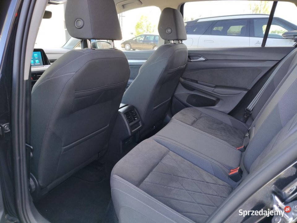 Volkswagen Golf 2023r niski przebieg 1 wł salon Poznań