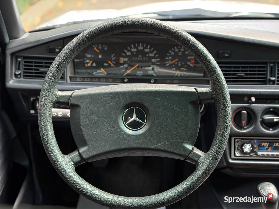 MERCEDESBENZ W201 190E 20 BENZYNA 1990 garażowany