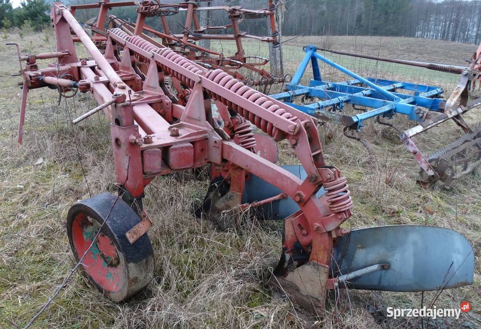 Pług Unia 4 skibowy na zabezpieczeniu Rekowo