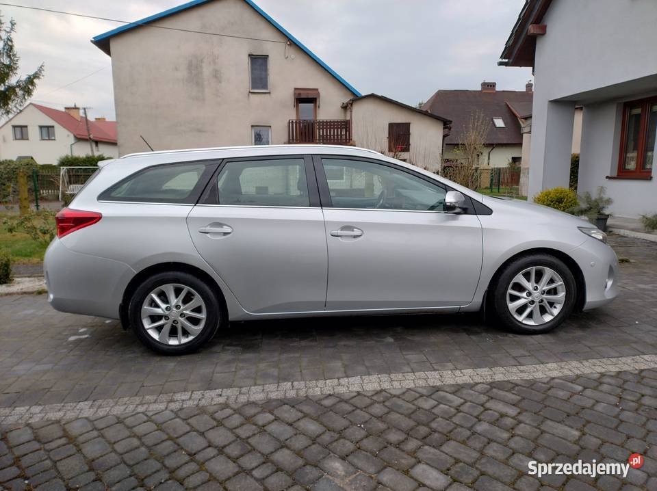 Toyota Auris kombi 14 D4D 90 2013 r krajowa Motoryzacja Pszczyna