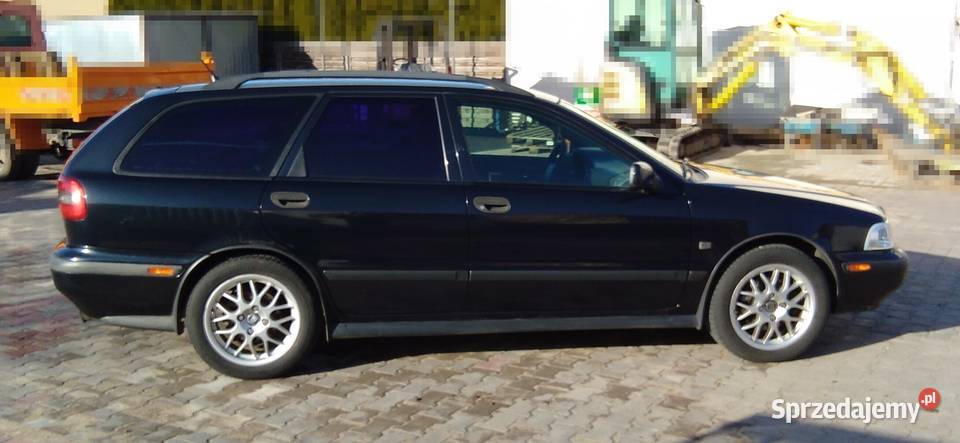 VOLVO V40 17 1999 115 BLPG4letnia Konin