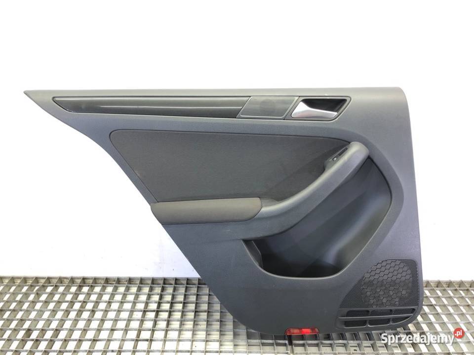 BOCZEK DRZWI LEWY TYŁ VW JETTA IV SedanLimuzyna