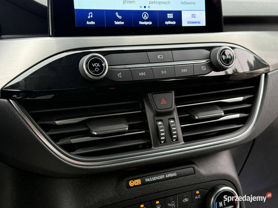 Ford Kuga 25i 225 VAT marża Węgrów