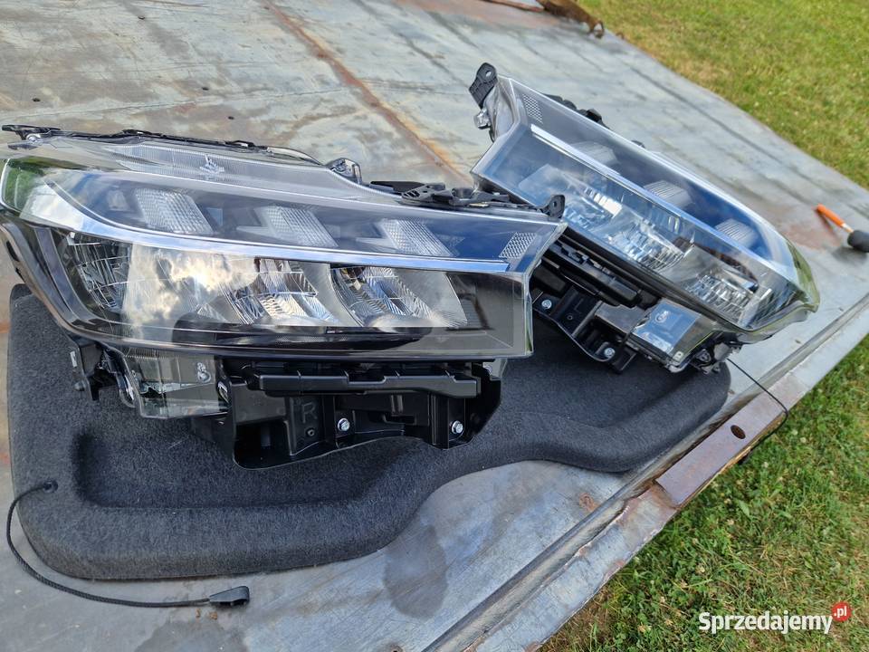 Suzuki SX4 SCross II reflektor Full LED ORG EU osobowe Mielec