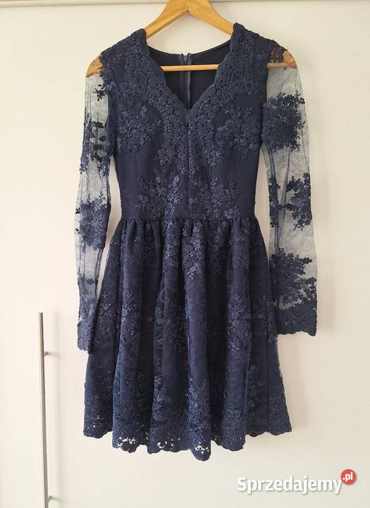 Piękna elegancka koronkowa granatowa sukienka z Kraków