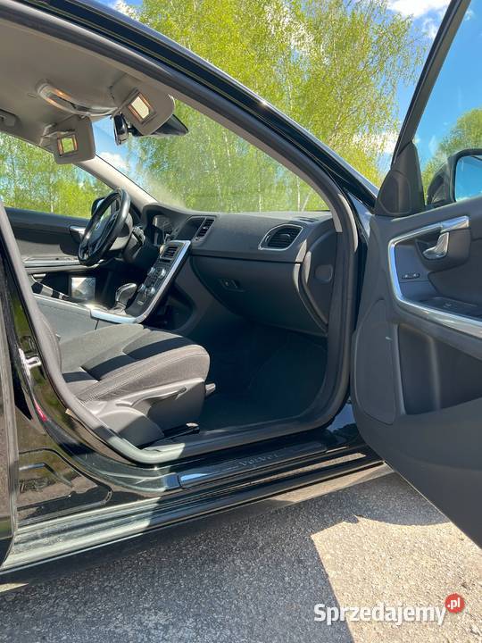 Volvo V60 D2 niski przebieg super stan automatyczna