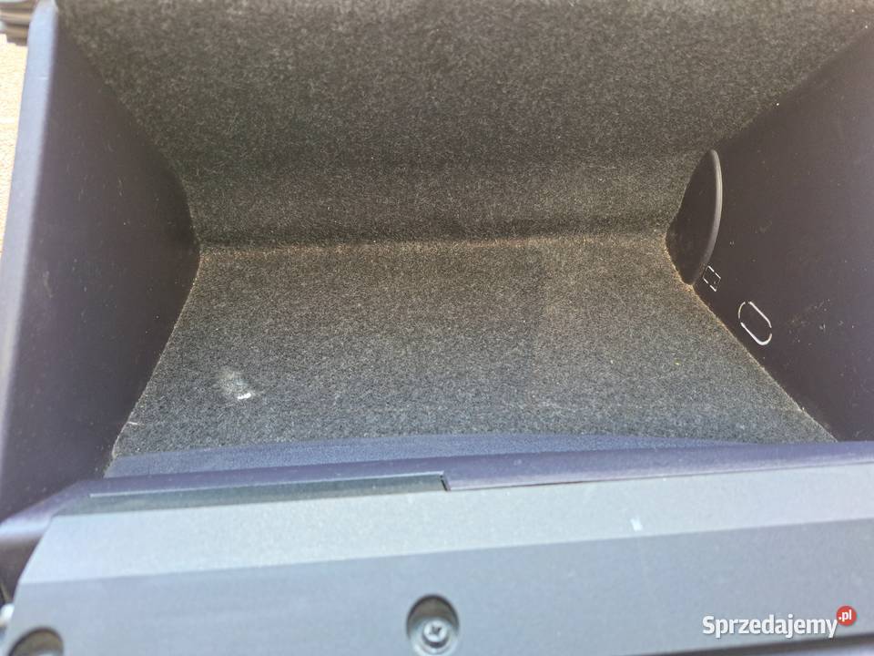Schowek deski rozdzielczej Ford Mondeo MK2 Wyposażenie wnętrza Szklarska Poręba sprzedam
