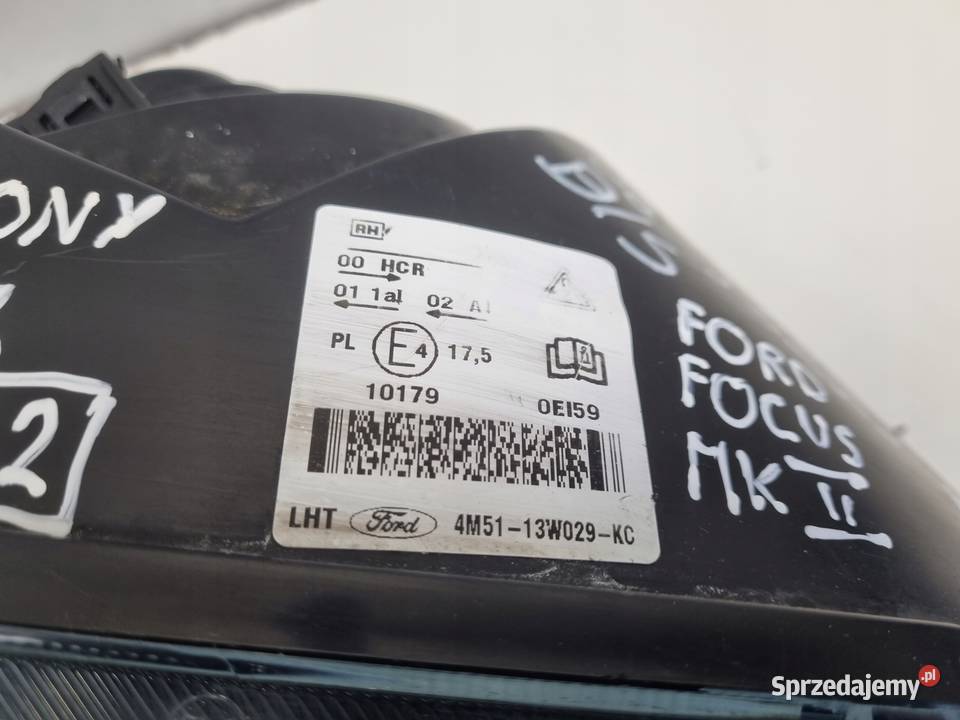 LAMPA PRAWA Ford Focus MK2 0411r PRZEDNIA PRAWY Lampy przednie