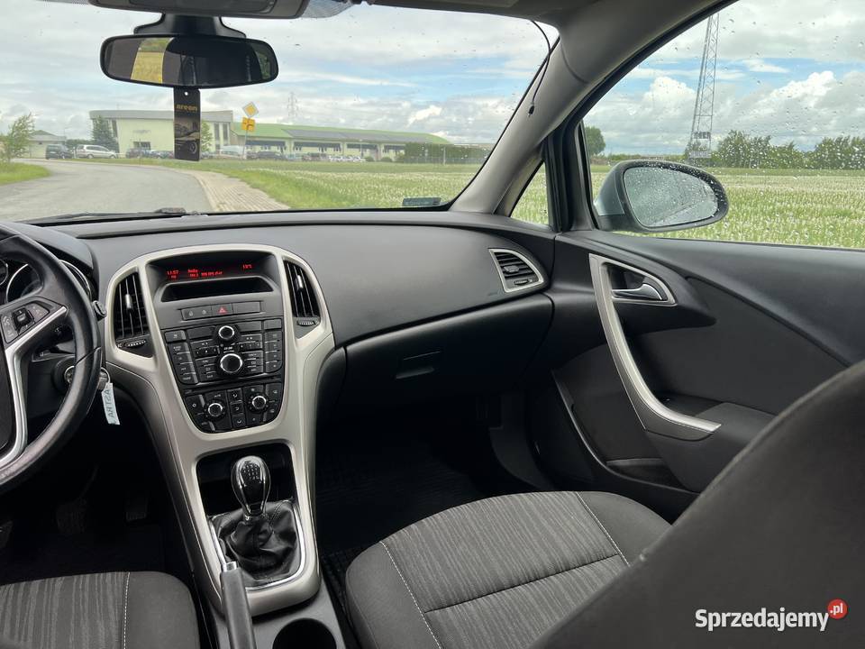 Sprzedam samochód Marki Opel Astra J manualna Astra Rogów Opolski
