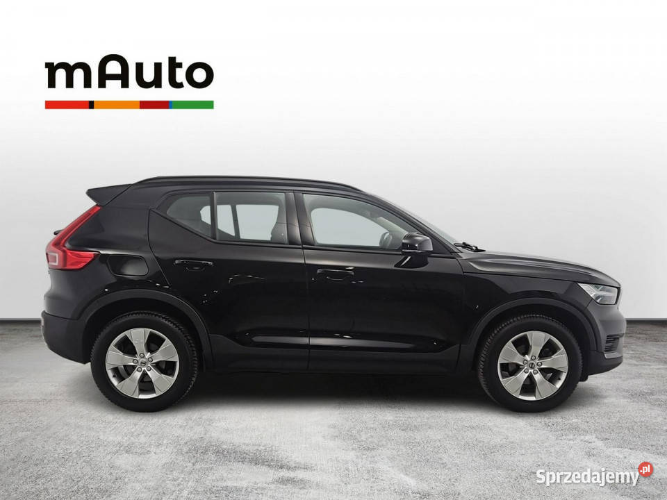 Volvo XC 40 T3 Momentum Core Z Polskiego Salonu ESP Warszawa sprzedam