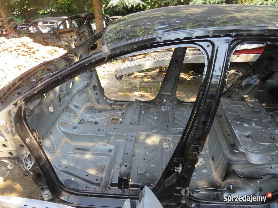 PRÓG SŁUPEK LEWY BOK Renault ZOE osobowe