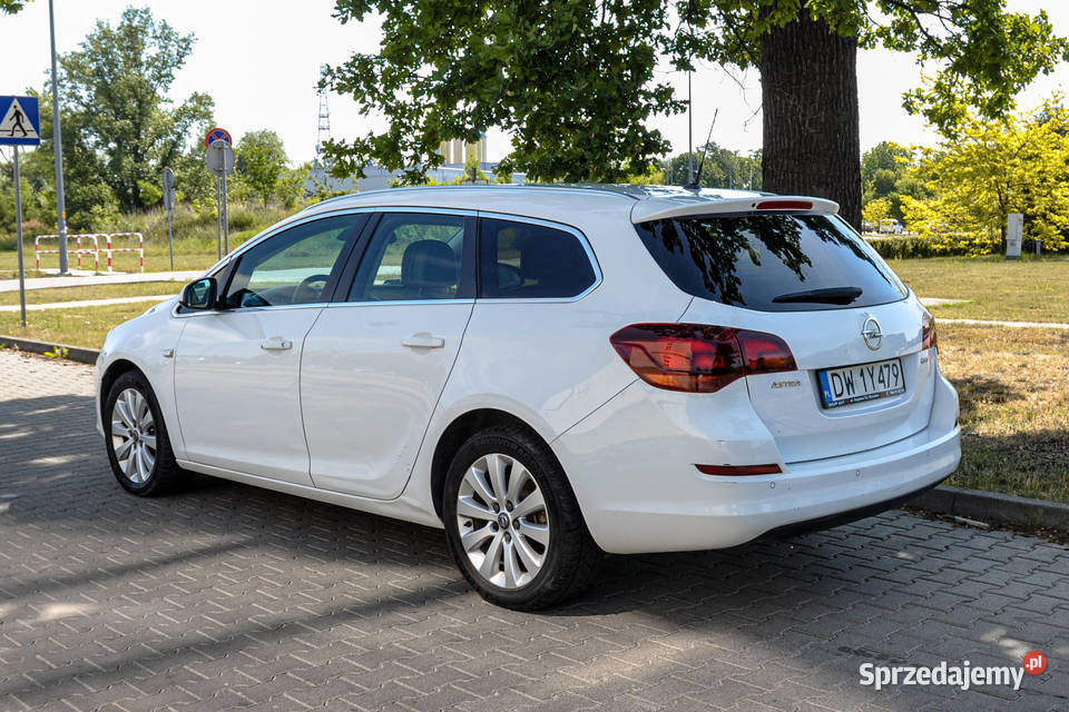 Opel Astra 17CDTI 2011 r manualna Wrocław