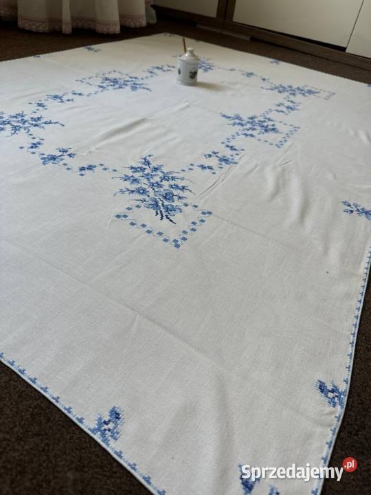 obrus ręcznie haftowany rękodzieło sprzedam