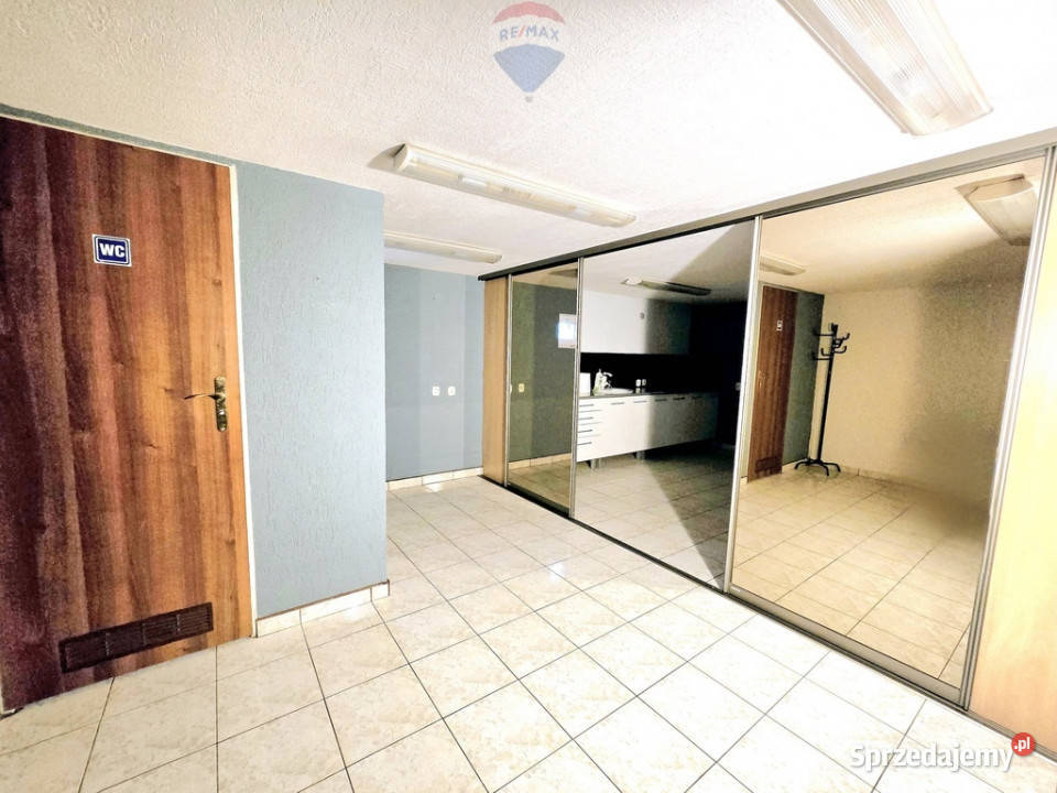 Na sprzedaż lokal użytkowy 36m2 Tulce z klatki schodowej