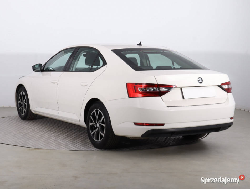 Skoda Superb 15 TSI 4/5