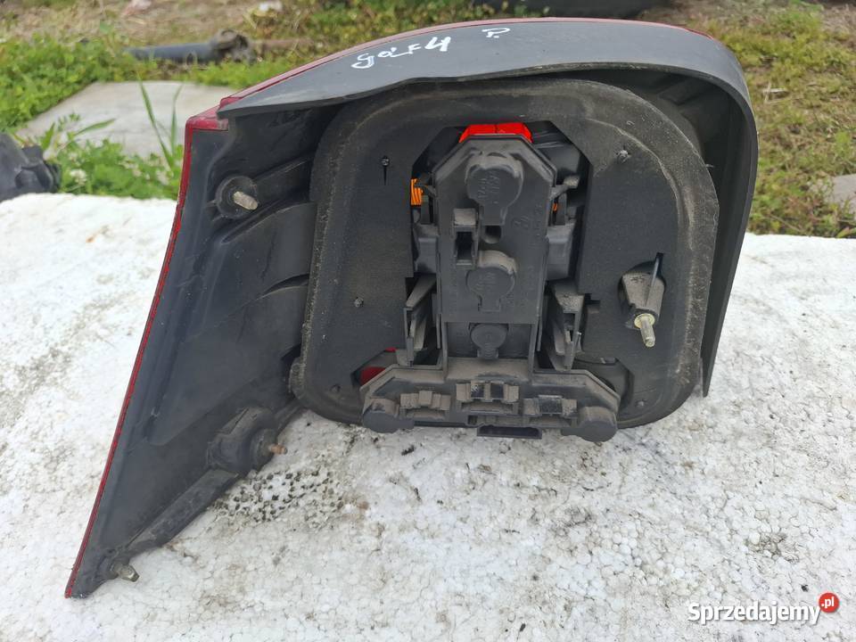 Lampa Prawa Tył Volkswagen Golf IV 4 Hella osobowe Wisznice