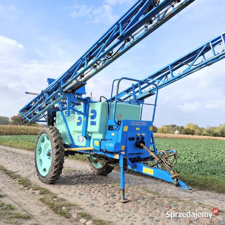 Opryskiwacz Berthoud Mack 3200l 282724m 7 sekcji Strzelno