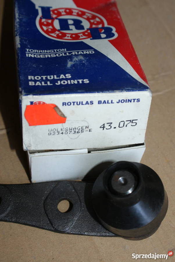 Sworzeń wahacza przód LP dolny 17mm AUDI 80 90 Białobrzegi