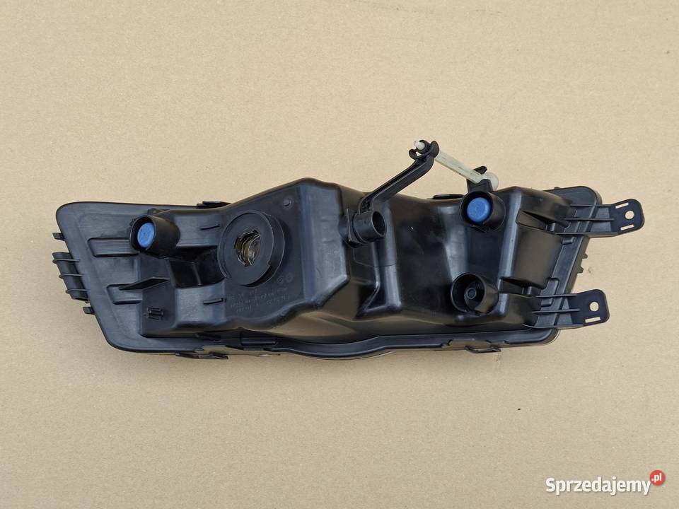 SKODA RAPID HALOGEN LEWY LAMPA PRZECIWMGIELNA Bieleń