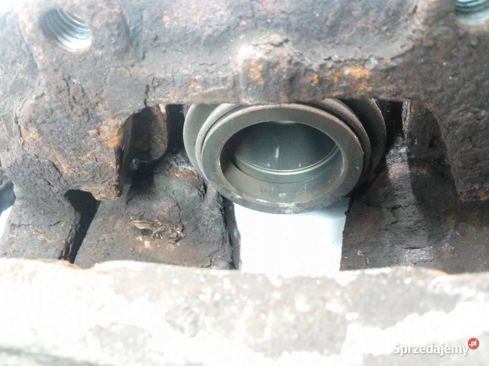 ZACISK HAMULCOWY PRAWY LEWY PRZÓD KPL 15 B Volvo Motoryzacja