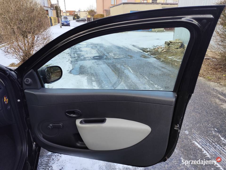 Sprzedam Samochód osobowy Marki Renault Clio III nieuszkodzony sprzedam