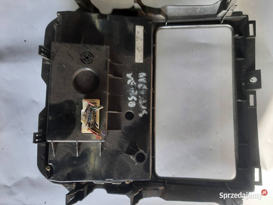 Toyota Avensis Verso panel nawiewu klimatyzacji Ksawerów