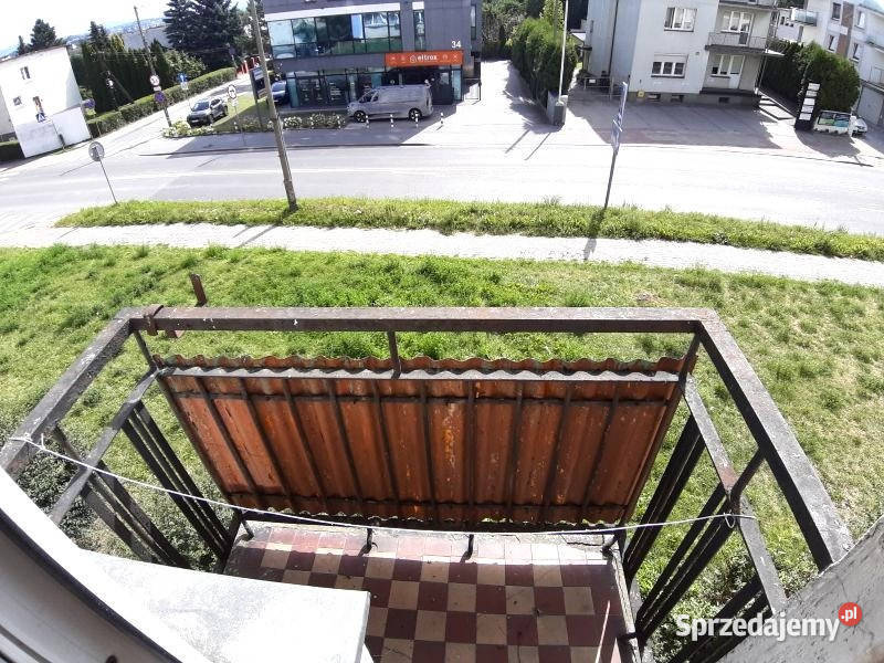 Na 1 Piętrze 2 pokojowe balkon
