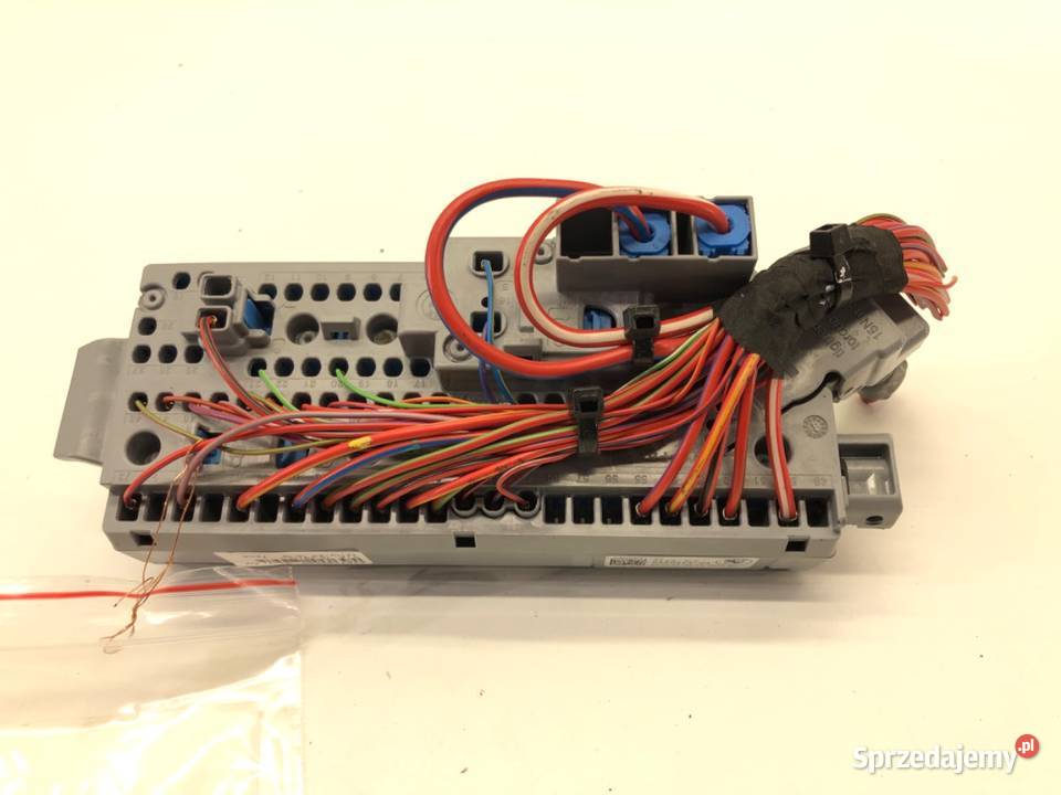 SKRZYNKA BEZPIECZNIKÓW BMW G30 9350313