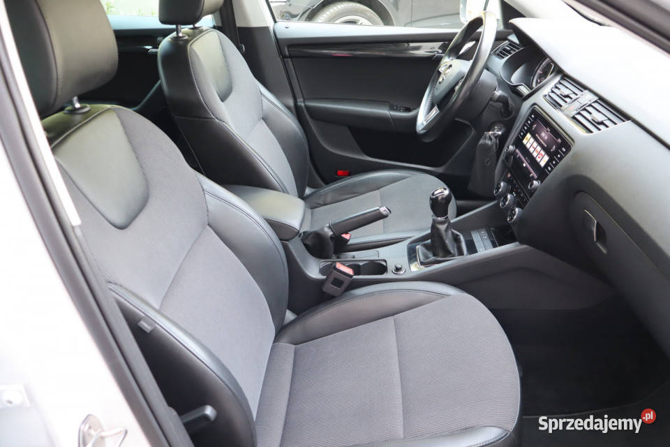 Skoda Octavia 10 TSI światła LED Zabrze