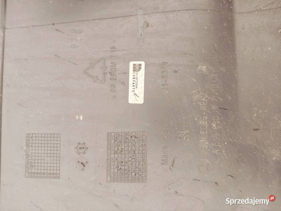 Lewy tylny narożnik Mercedes Vito 2009r