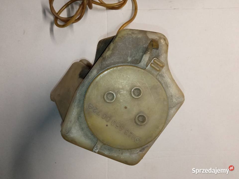 Zbiorniczek spryskiwaczy Mercedes W123 pompka Leoncin