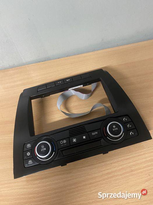 Panel Ramka klimatyzacji BMW E88 osłona Poznań